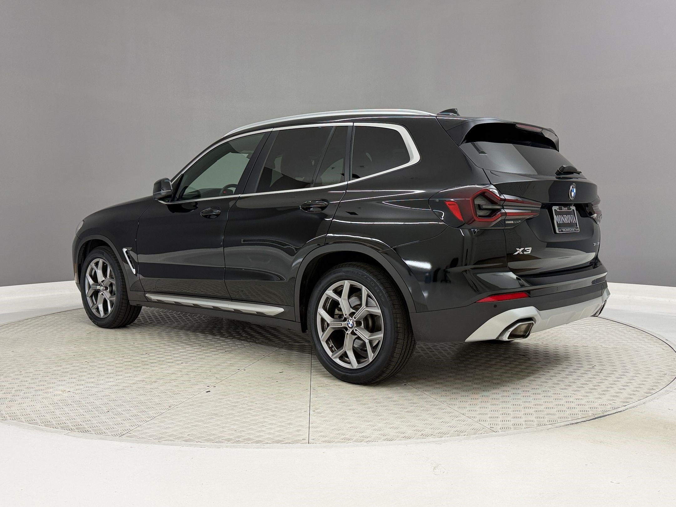 Certified 2023 BMW X3 sDrive30i w/ Premium Package RWD image 3