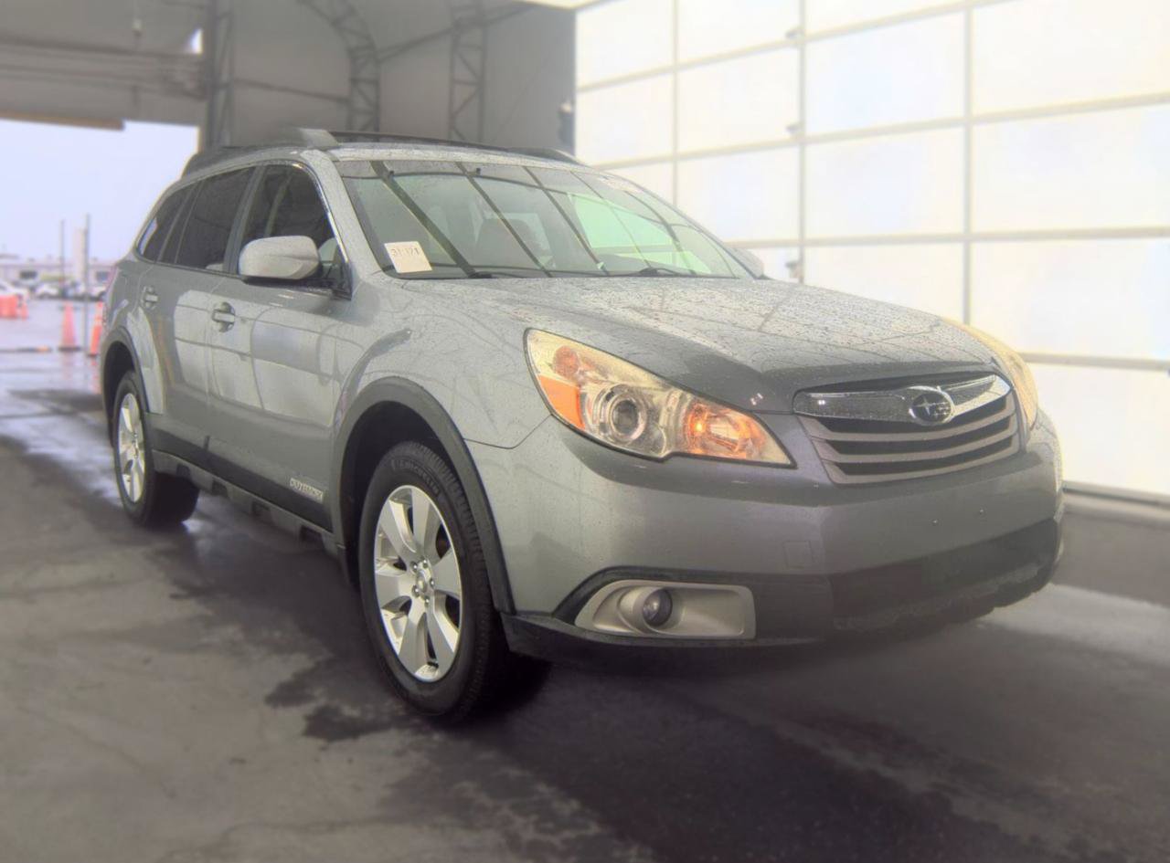 Used 2011 Subaru Outback 2.5i Premium AWD/4WD image 3