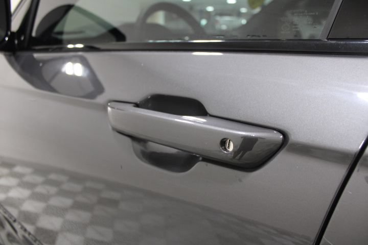 Used 2023 Jeep Grand Cherokee Altitude AWD/4WD image 16