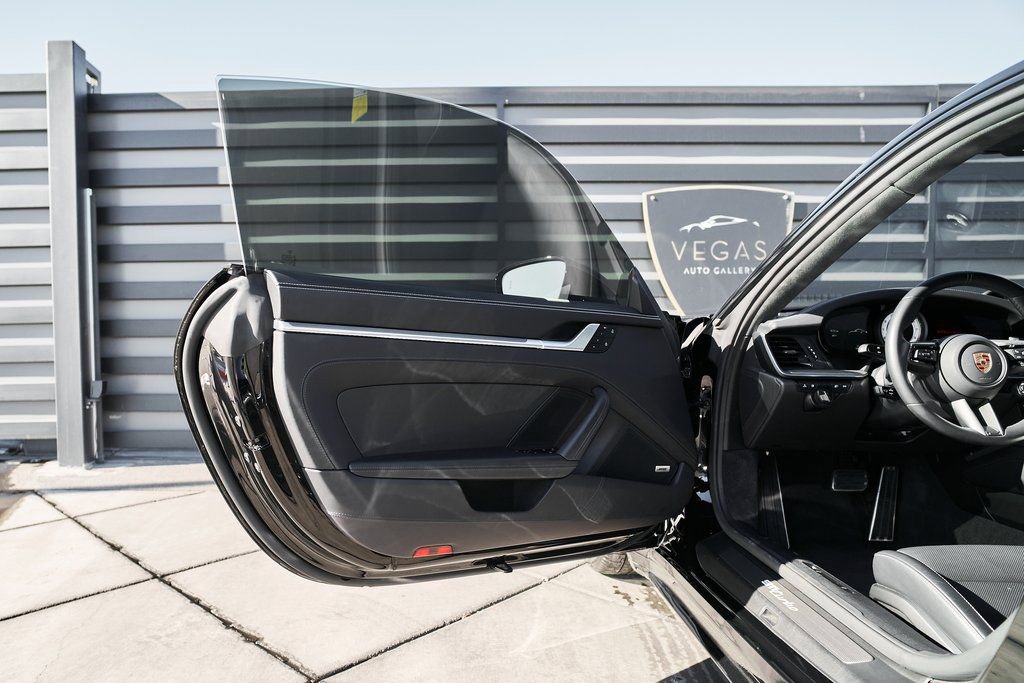 Used 2024 Porsche 911 Turbo image 21