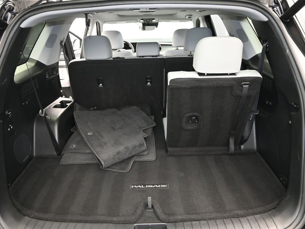 Used 2023 Hyundai Palisade SEL image 11