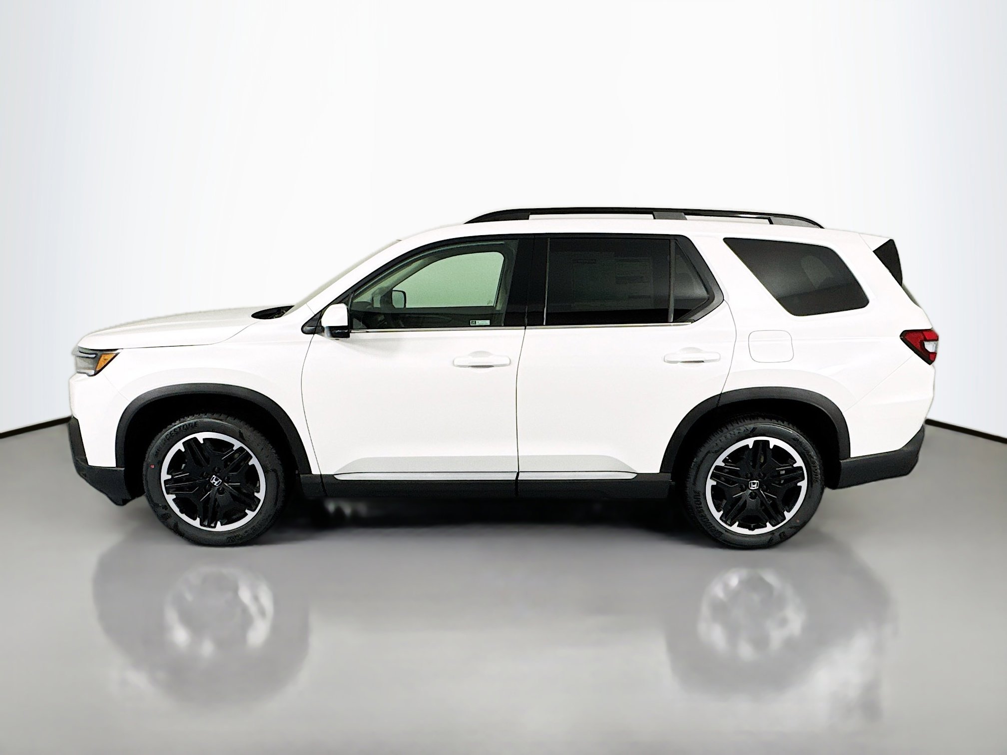 New 2026 Honda Pilot Touring image 8