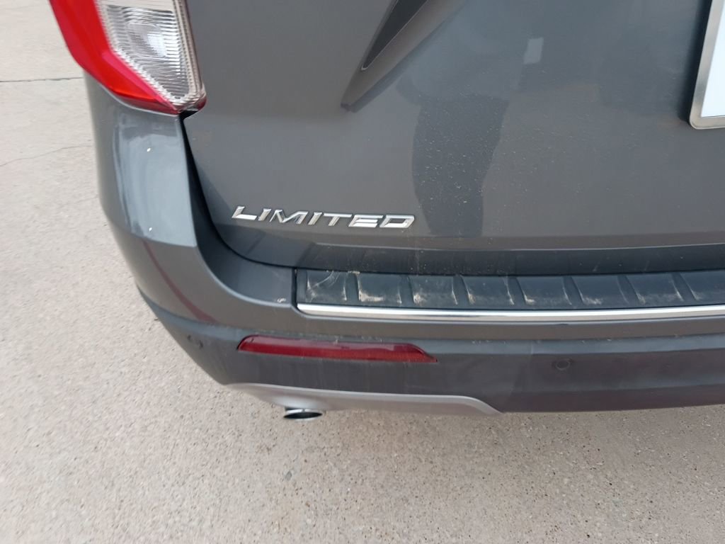 Used 2024 Ford Explorer Limited image 11
