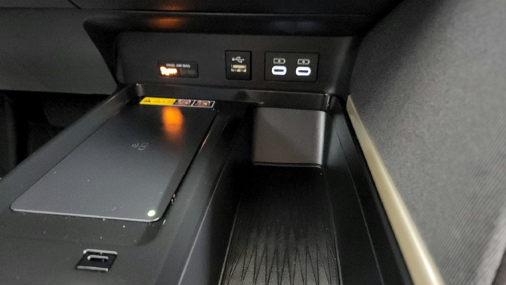 Certified 2025 Toyota Camry LE AWD/4WD image 34
