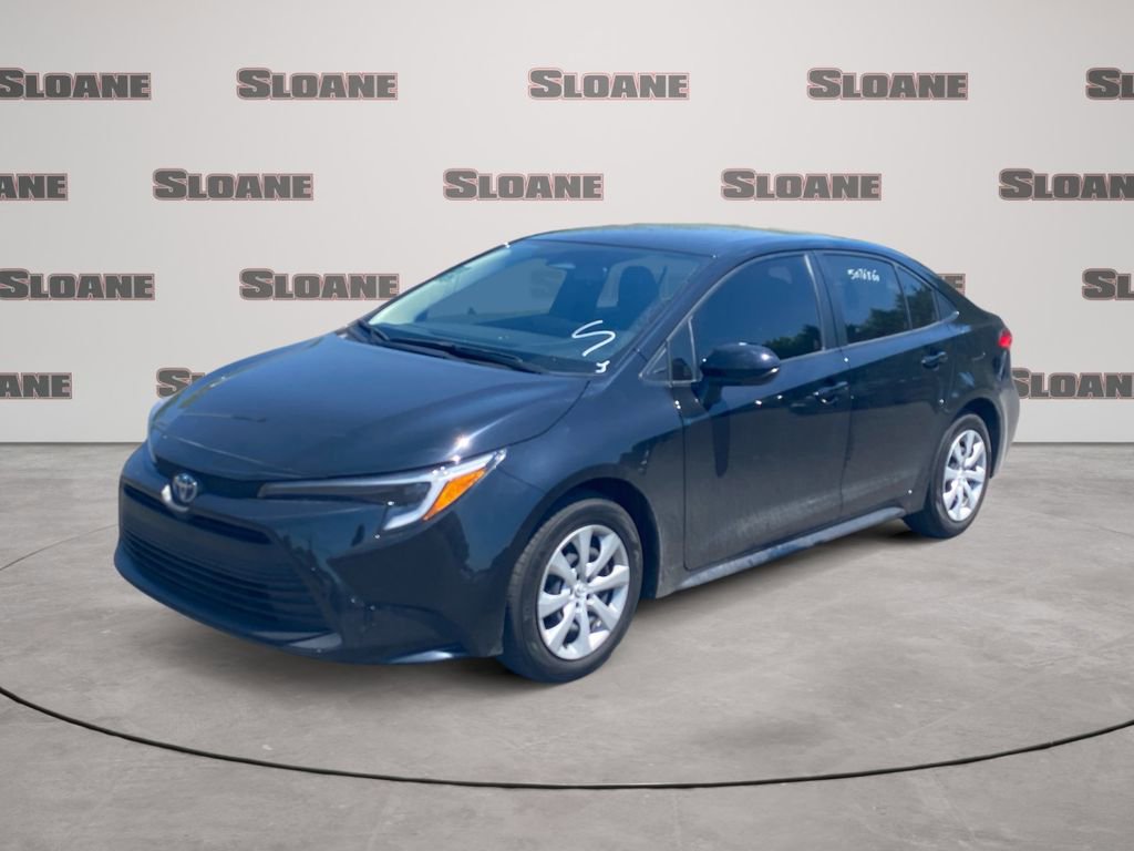 Used 2025 Toyota Corolla LE FWD image 1