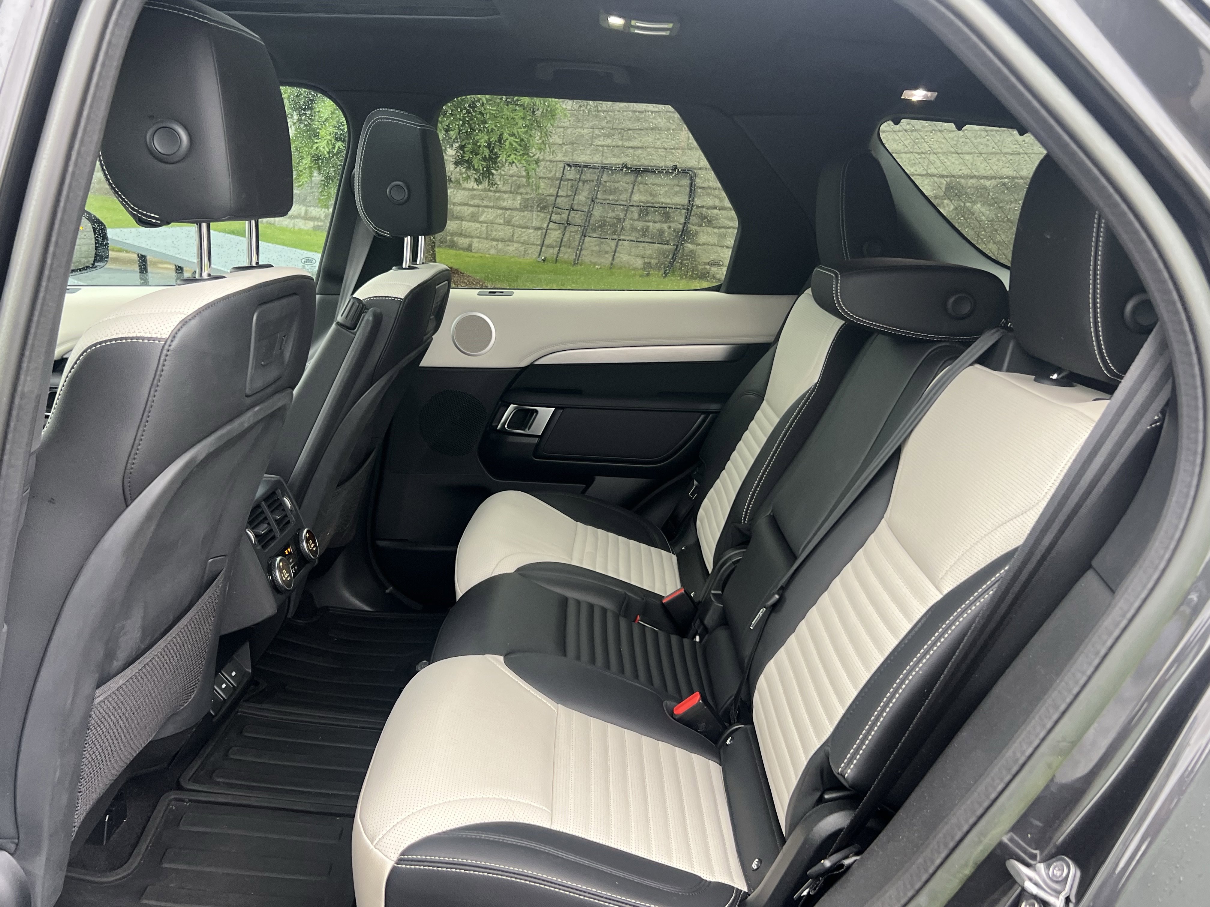 Certified 2023 Land Rover Discovery S R-Dynamic AWD/4WD image 29
