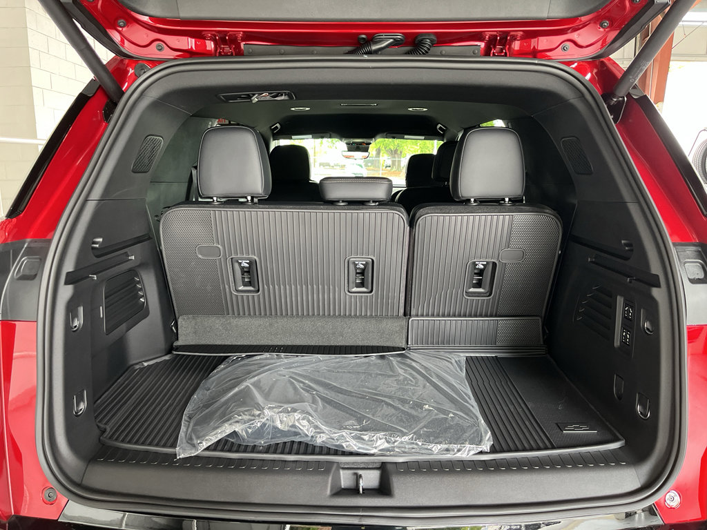 New 2026 Chevrolet Traverse High Country FWD image 8