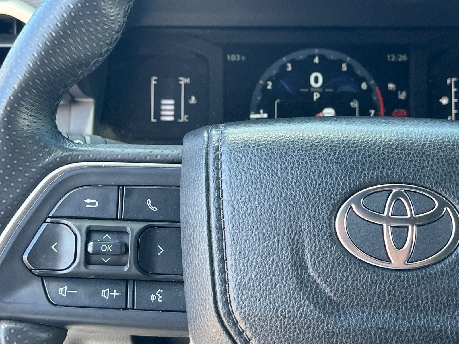 Used 2025 Toyota 4Runner SR5 AWD/4WD image 19