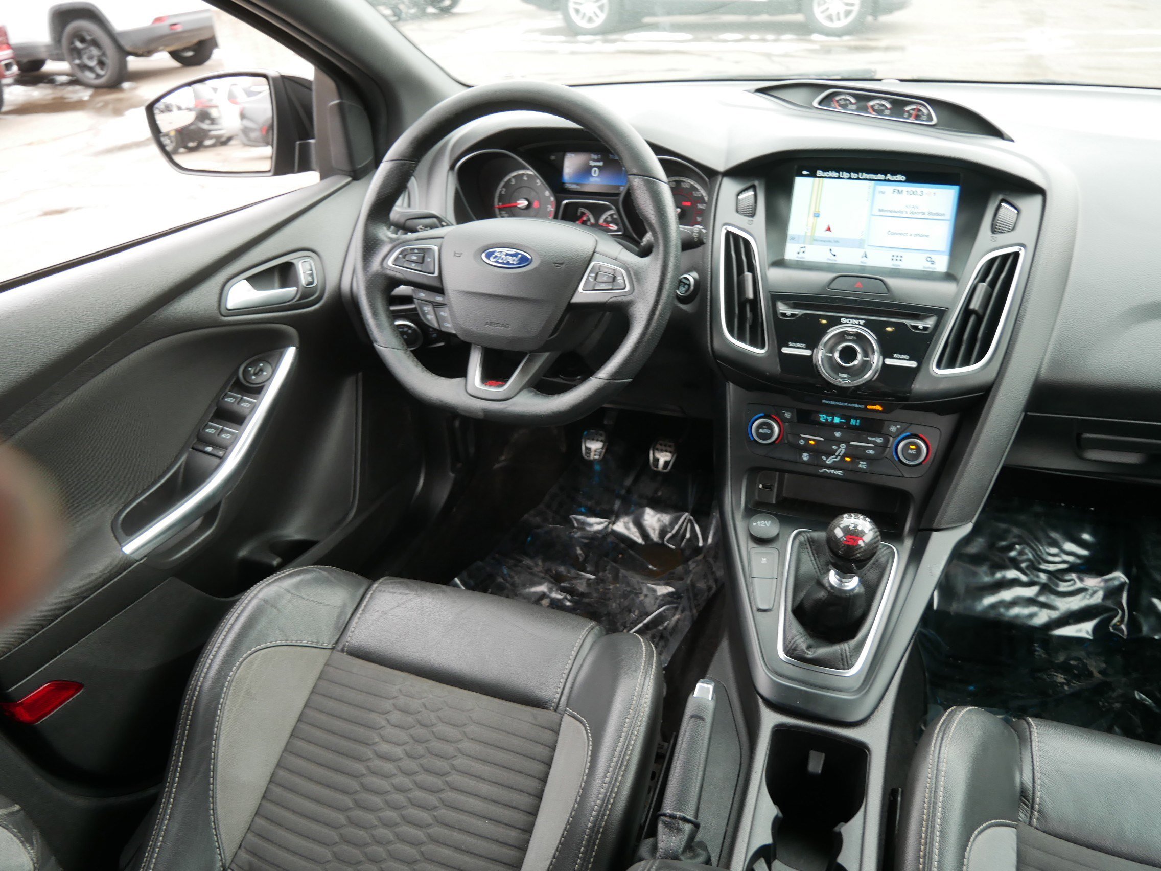 Used 2018 Ford Focus ST w/ Equipment Group 401A image 9