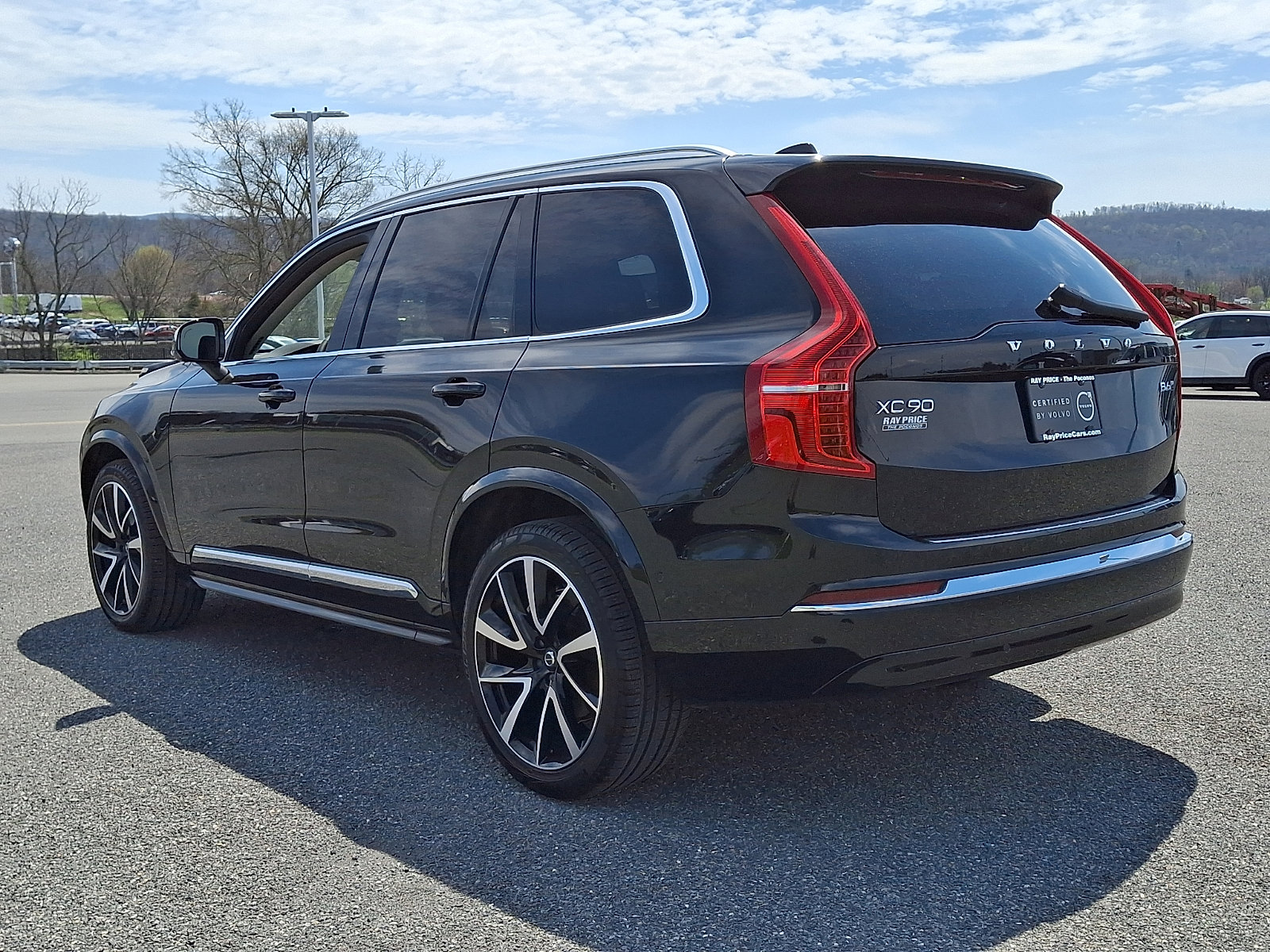 Certified 2023 Volvo XC90 B6 Plus w/ Protection Package Premier AWD/4WD image 4