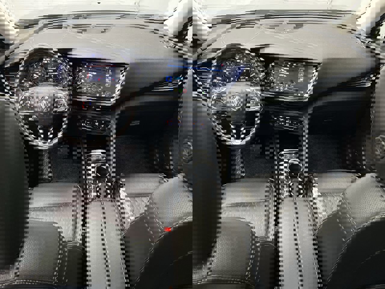 Used 2023 Buick Envision Avenir image 4