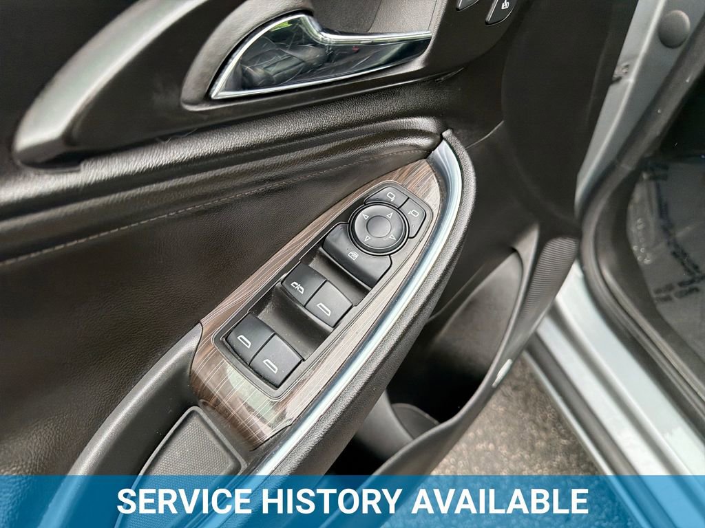 Used 2024 Chevrolet Malibu LT FWD image 16