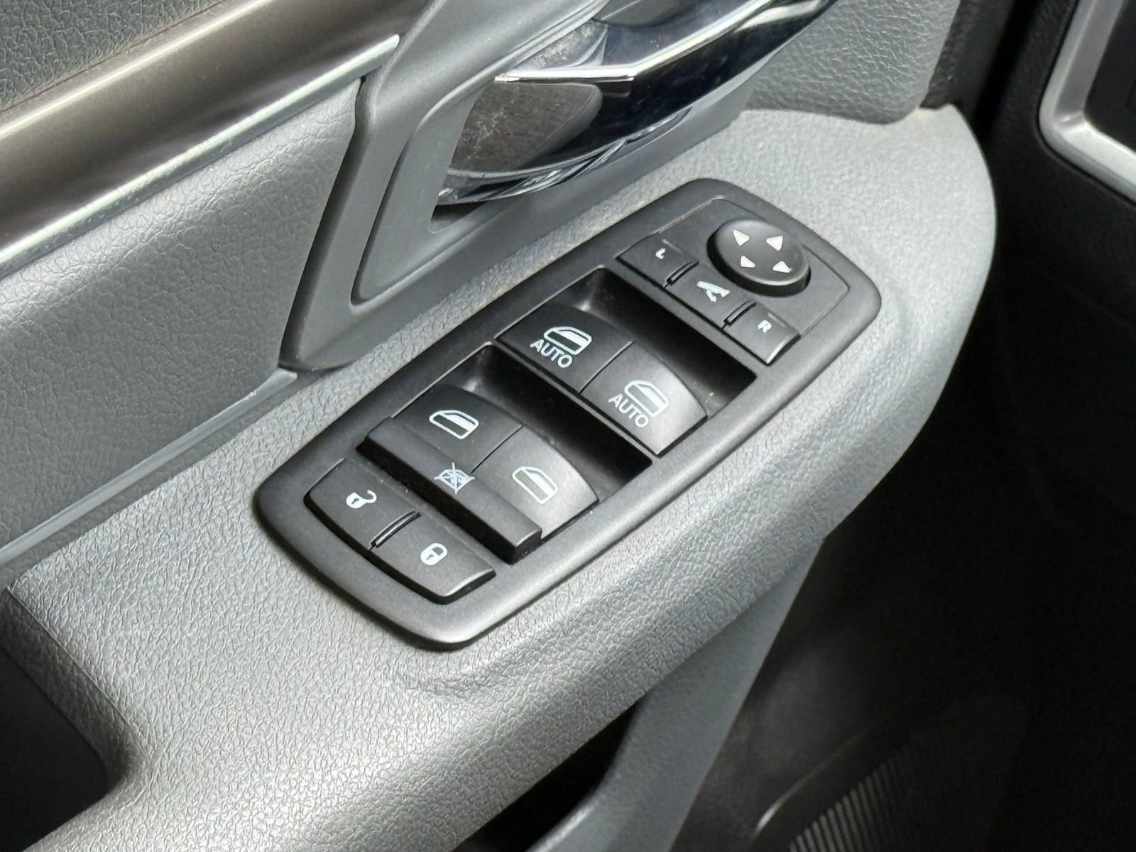 Used 2015 RAM 1500 Big Horn image 34