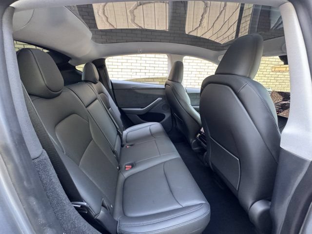 Used 2026 Tesla Model Y Long Range AWD/4WD image 17