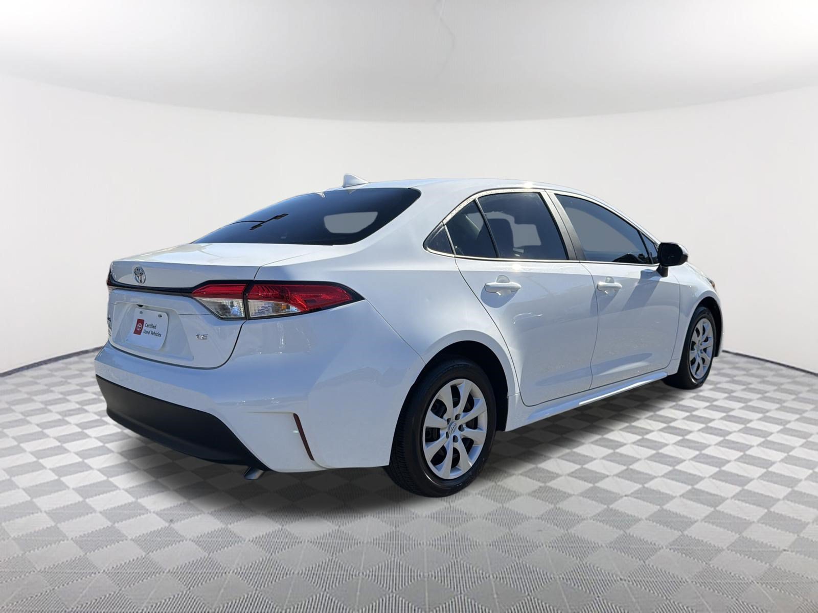 Certified 2024 Toyota Corolla LE FWD image 17
