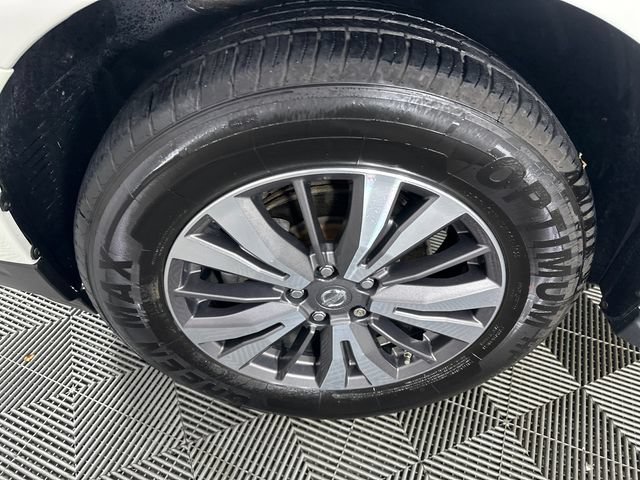 Used 2018 Nissan Pathfinder SV w/ SV Tech Package AWD/4WD image 2