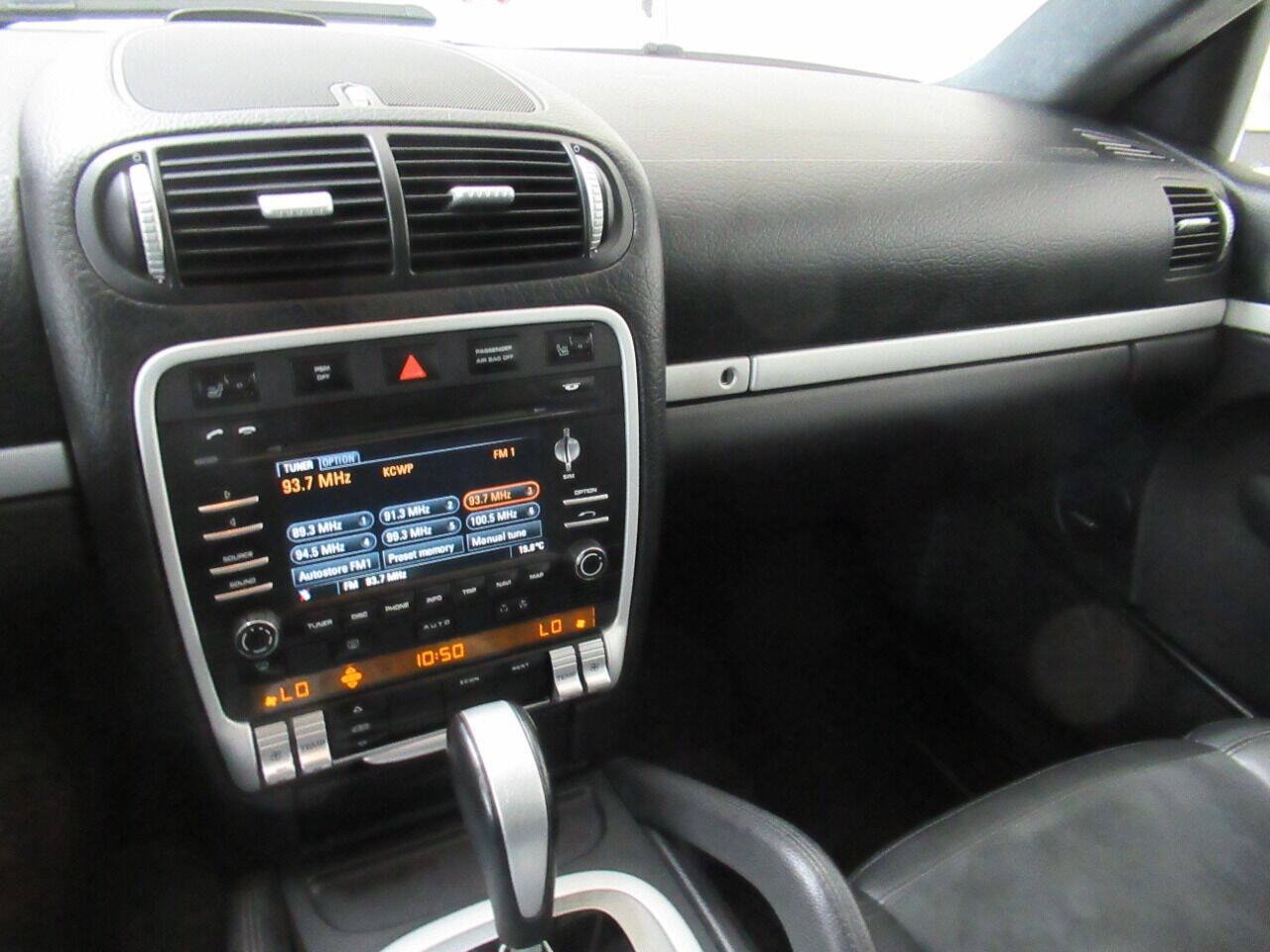 Used 2010 Porsche Cayenne GTS AWD/4WD image 10