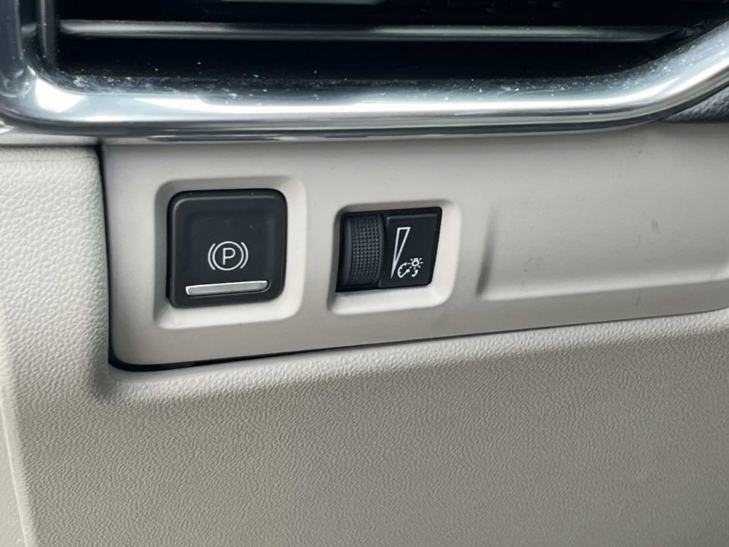 Certified 2023 Cadillac XT4 Premium Luxury image 27