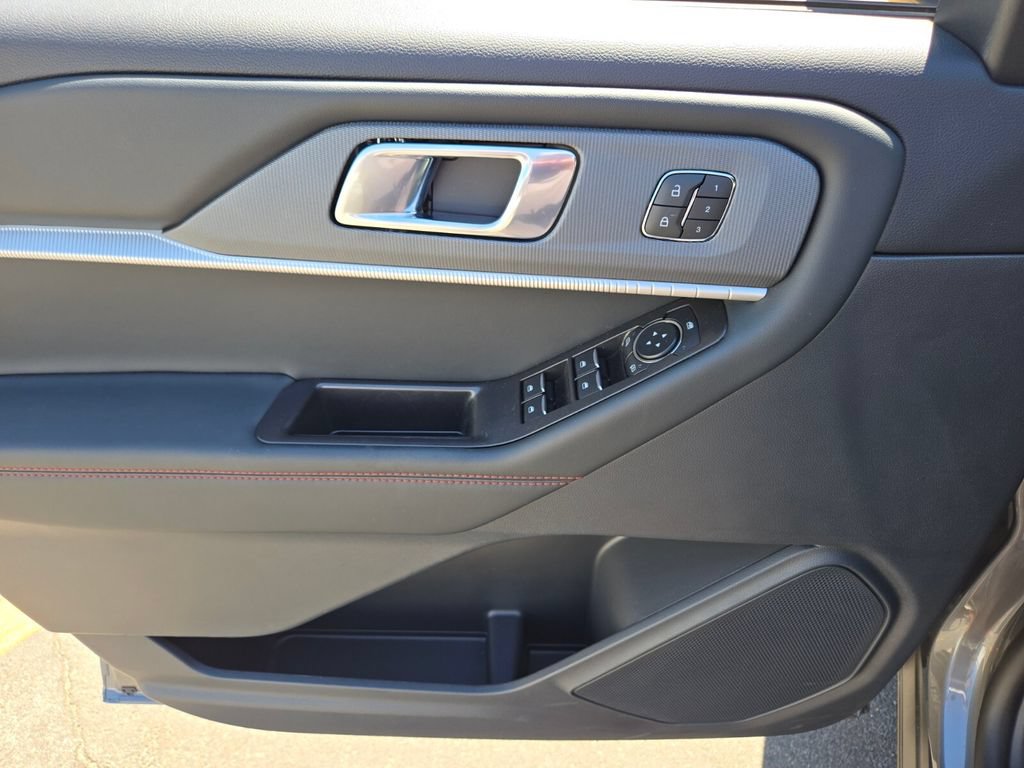 New 2026 Ford Explorer ST-Line w/ ST-Line Street Pack RWD image 17