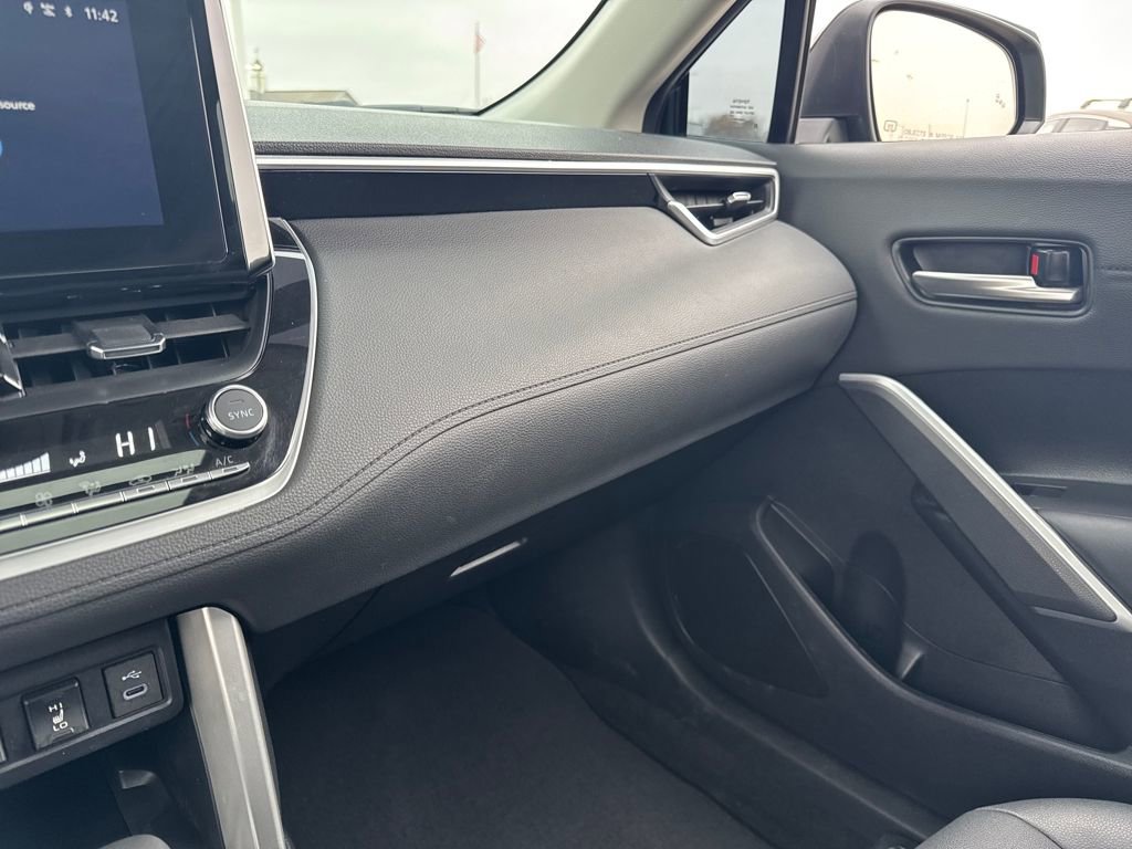 Used 2024 Toyota Corolla Cross XLE image 26