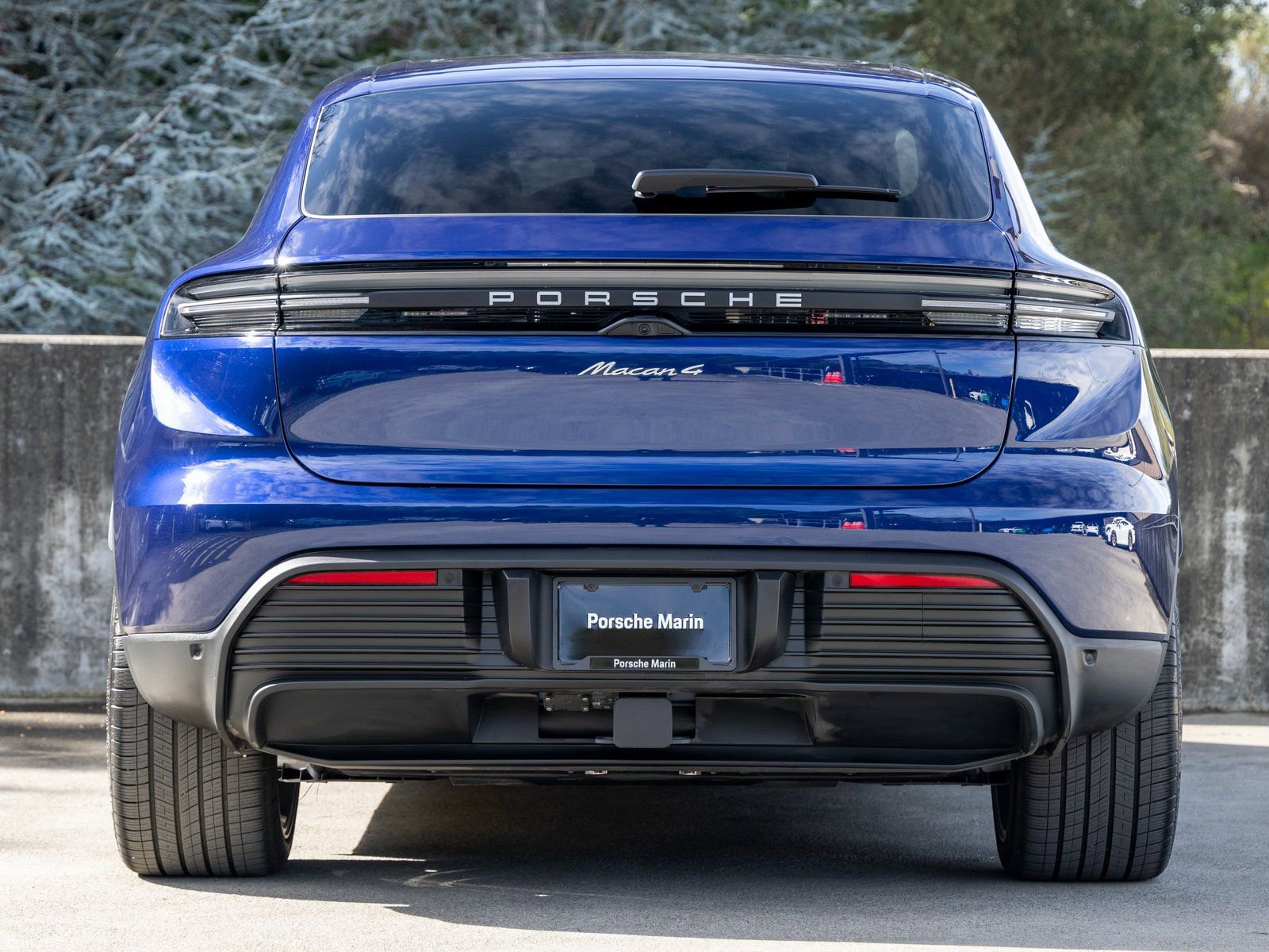 Certified 2025 Porsche Macan 4 Electric AWD/4WD image 10