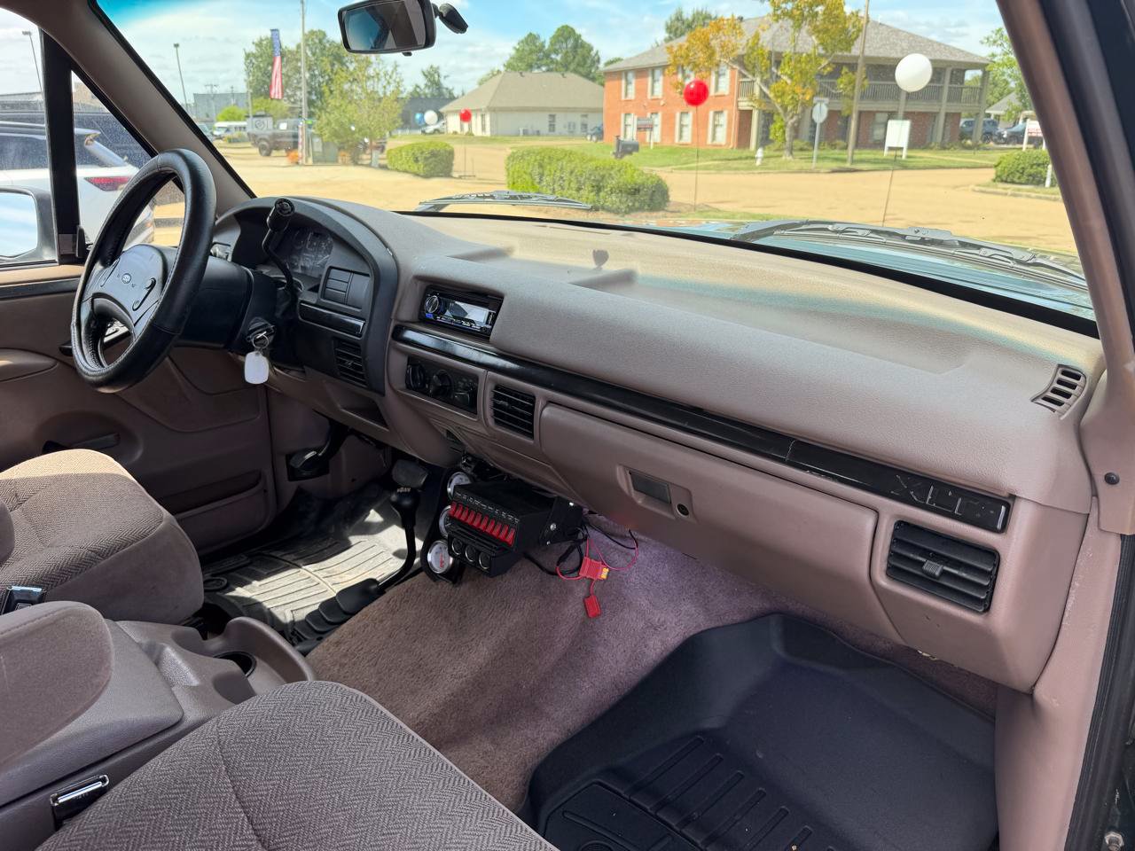 Used 1993 Ford Bronco XLT AWD/4WD image 19