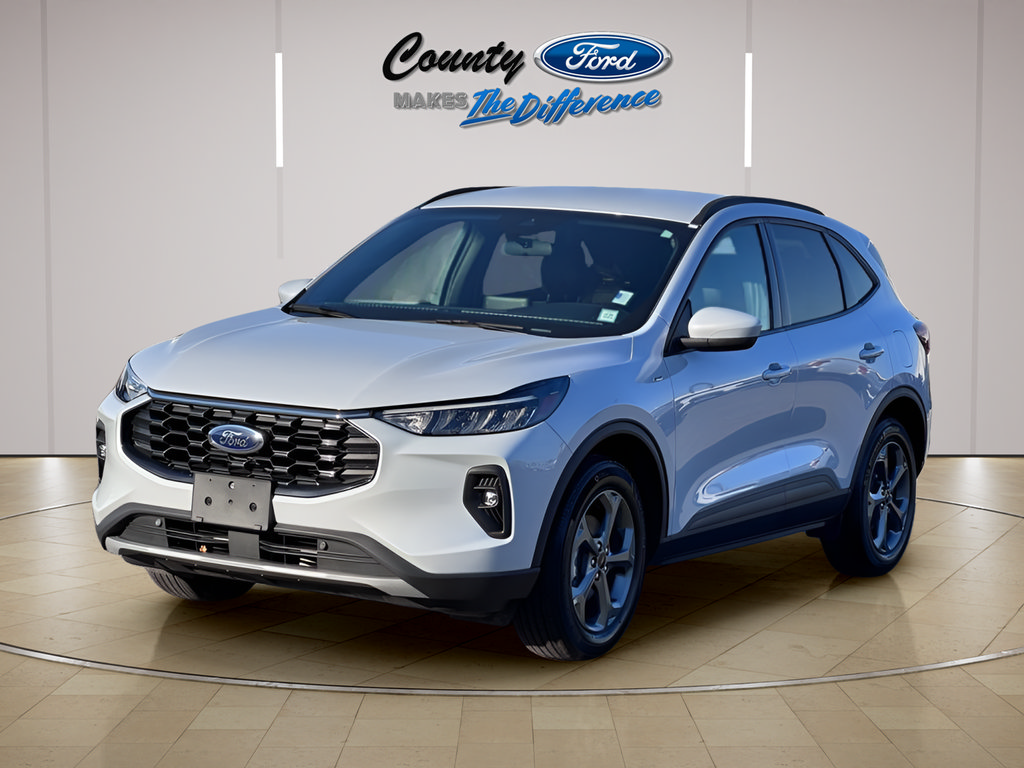 Used 2025 Ford Escape ST-Line Select AWD/4WD image 2