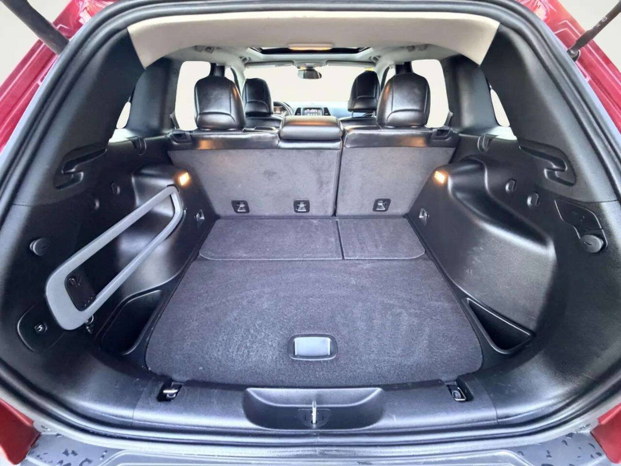 Used 2015 Jeep Cherokee Limited w/ Luxury Group image 10