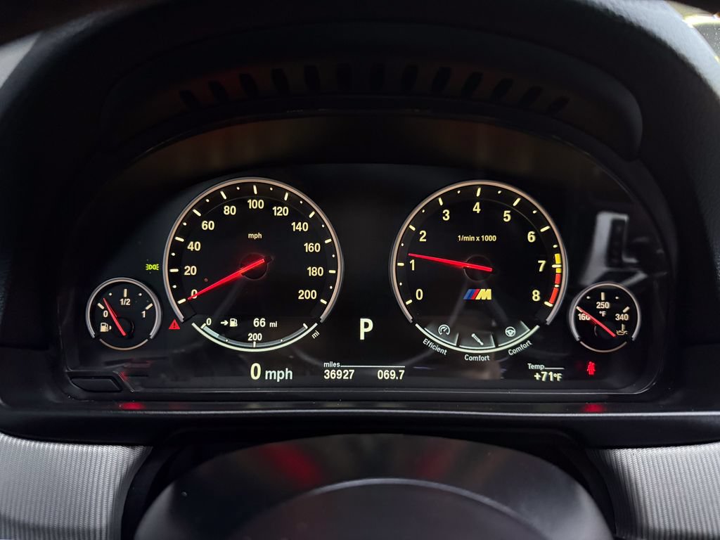 Used 2015 BMW M5 RWD image 30