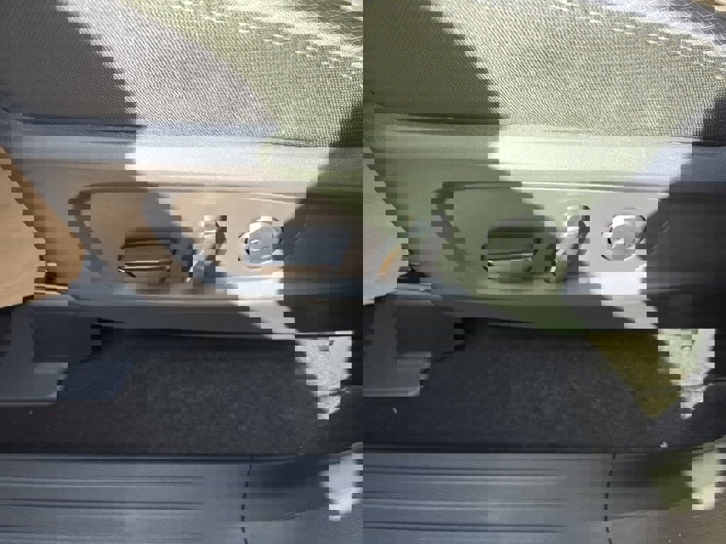 New 2025 Nissan Pathfinder SV image 18