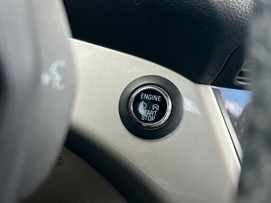 Used 2015 Ford C-MAX Energi SEL w/ Equipment Group 301A FWD image 14