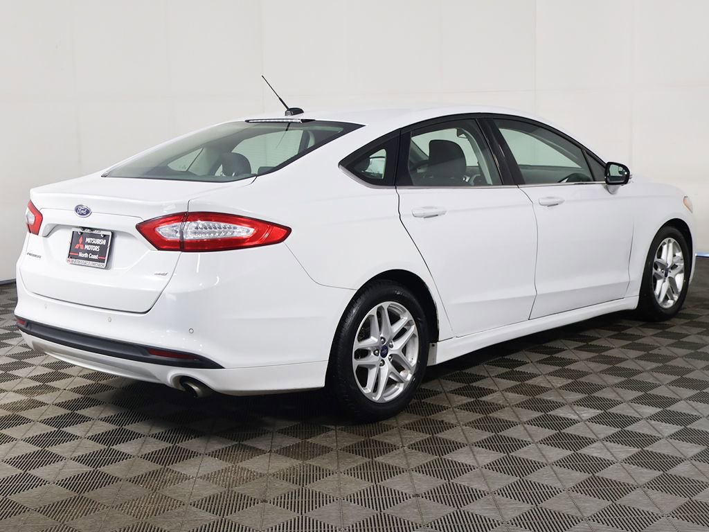 Used 2016 Ford Fusion SE FWD image 7
