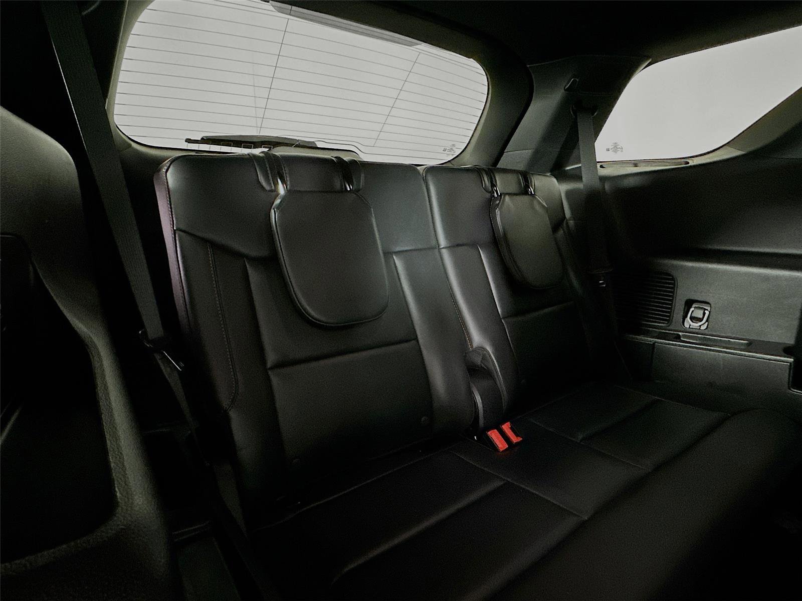 Used 2025 Ford Explorer ST-Line w/ ST-Line Street Pack image 28