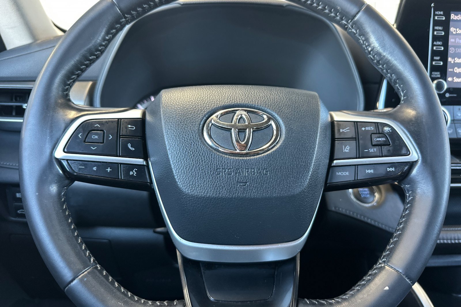 Used 2022 Toyota Highlander LE FWD image 23