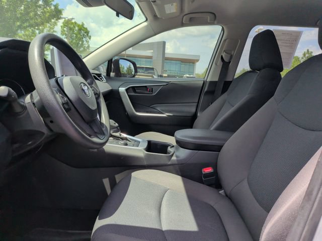 Used 2023 Toyota RAV4 LE AWD/4WD image 16