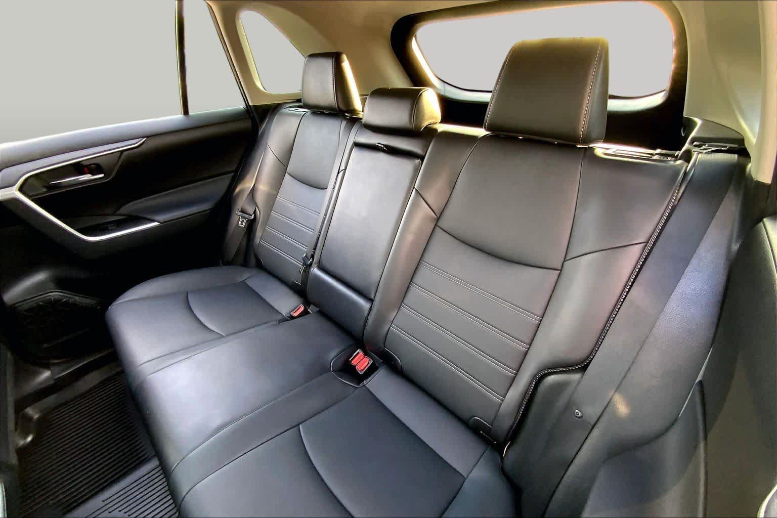 Used 2022 Toyota RAV4 XLE Premium FWD image 21