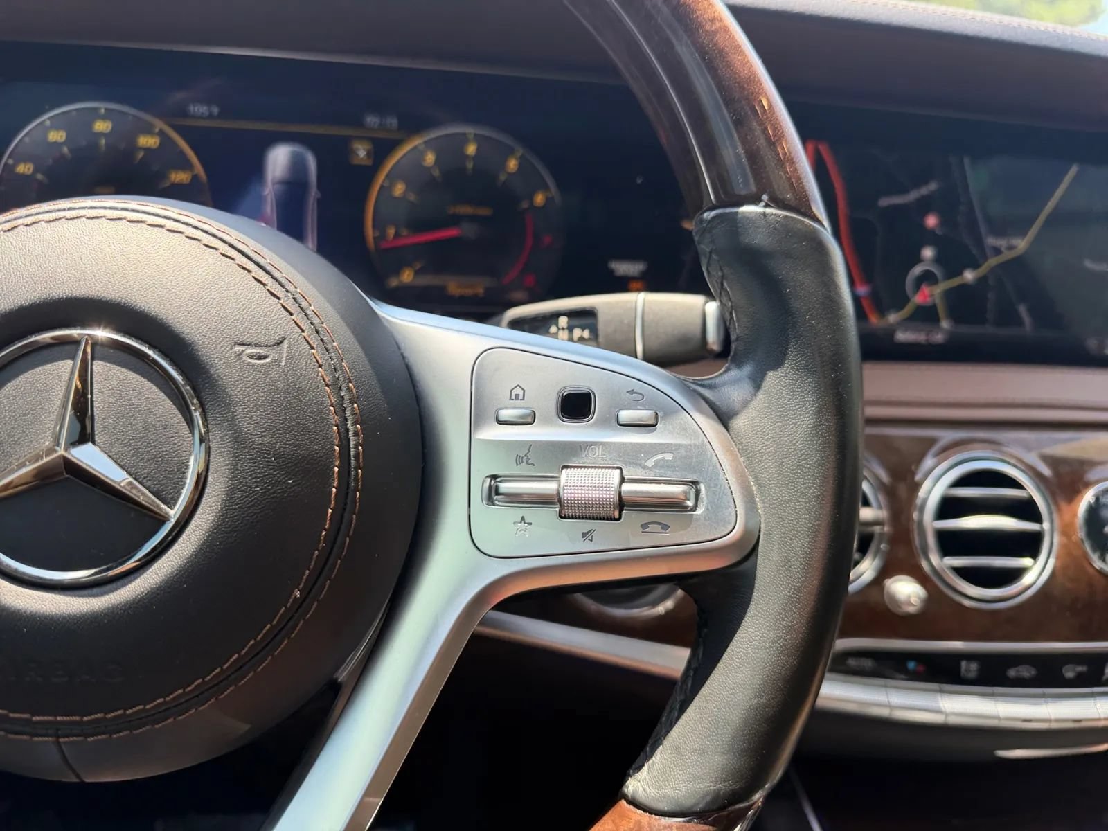 Used 2019 Mercedes-Benz S 560 4MATIC Sedan image 20