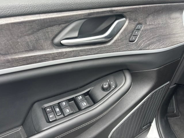 Used 2023 Jeep Grand Cherokee Limited w/ Luxury Tech Group II AWD/4WD image 22