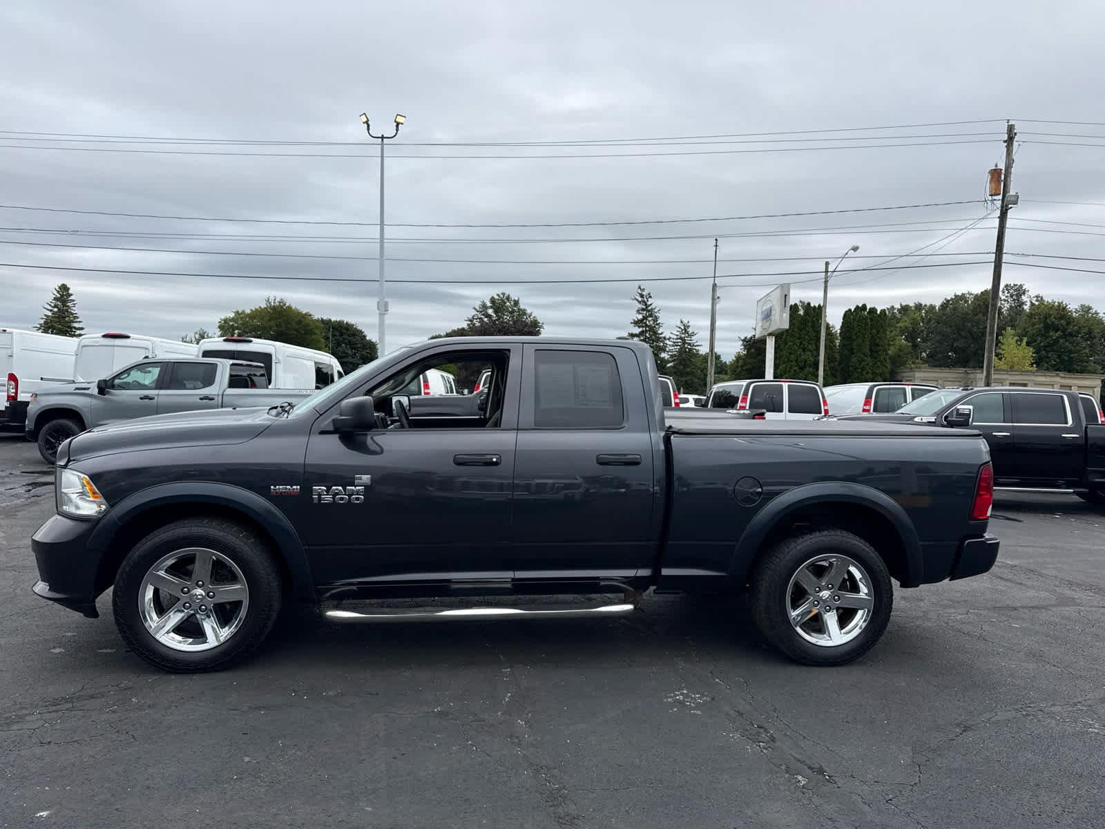 Used 2015 RAM 1500 Express AWD/4WD image 2
