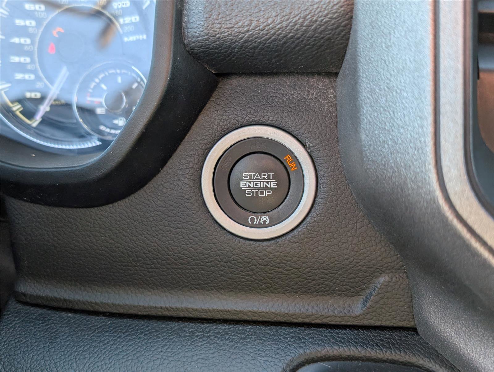 Used 2020 RAM 1500 Rebel image 23