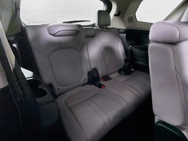 Used 2025 Honda Pilot Elite image 34