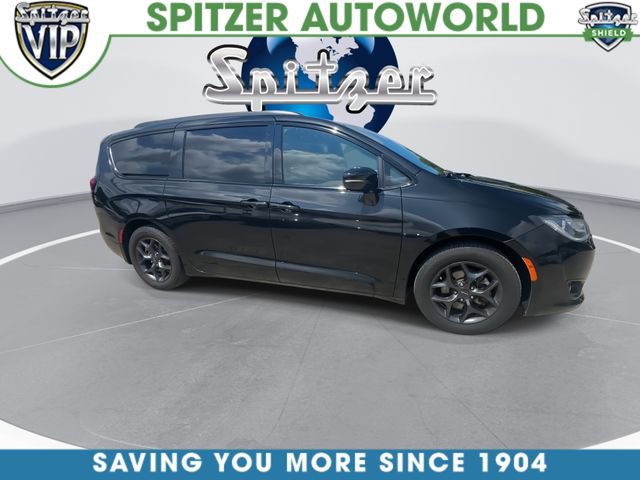 Used 2018 Chrysler Pacifica Limited w/ S Appearance Package FWD video 2