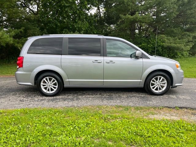Used 2019 Dodge Grand Caravan SXT FWD image 2