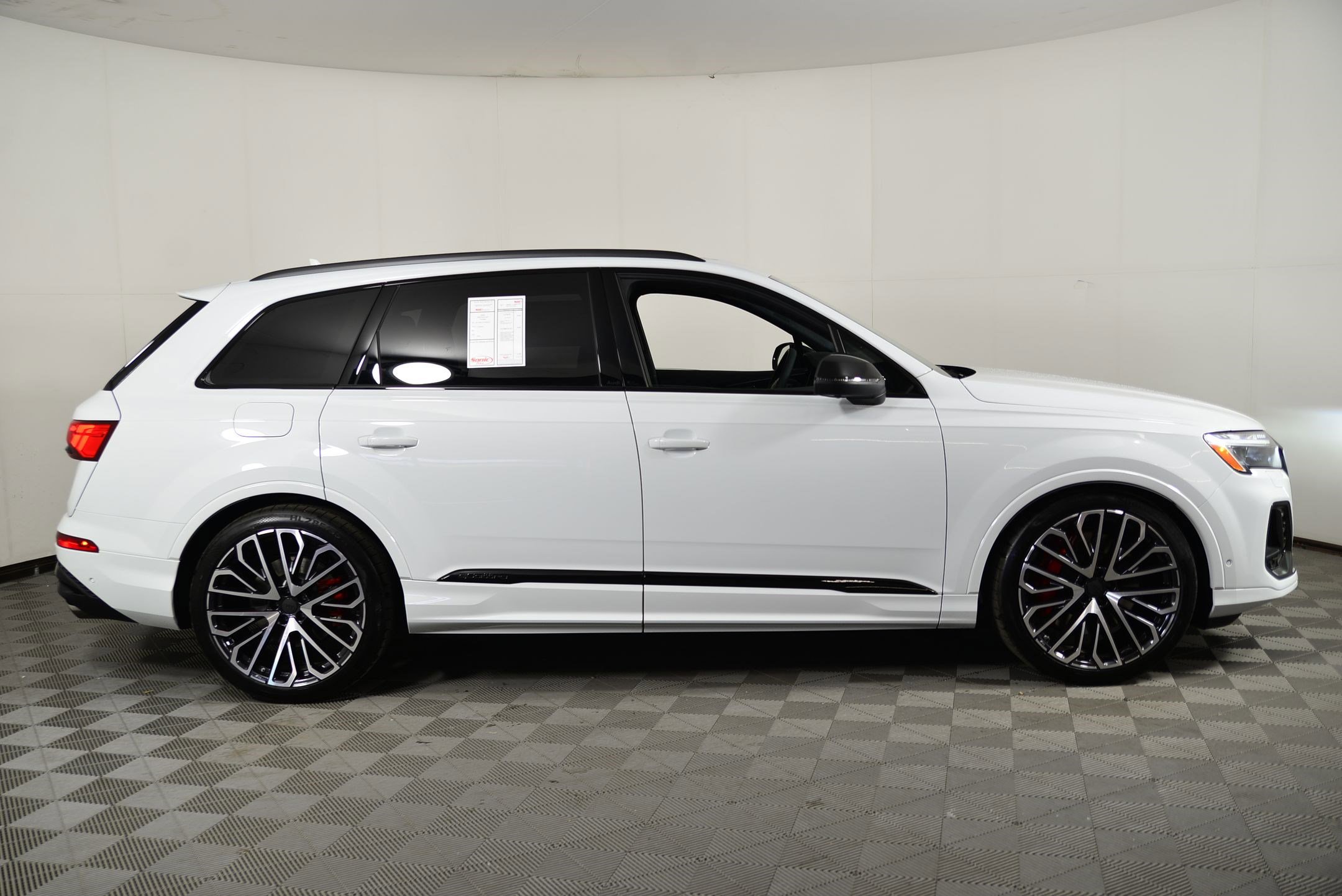 New 2026 Audi SQ7 Prestige image 7