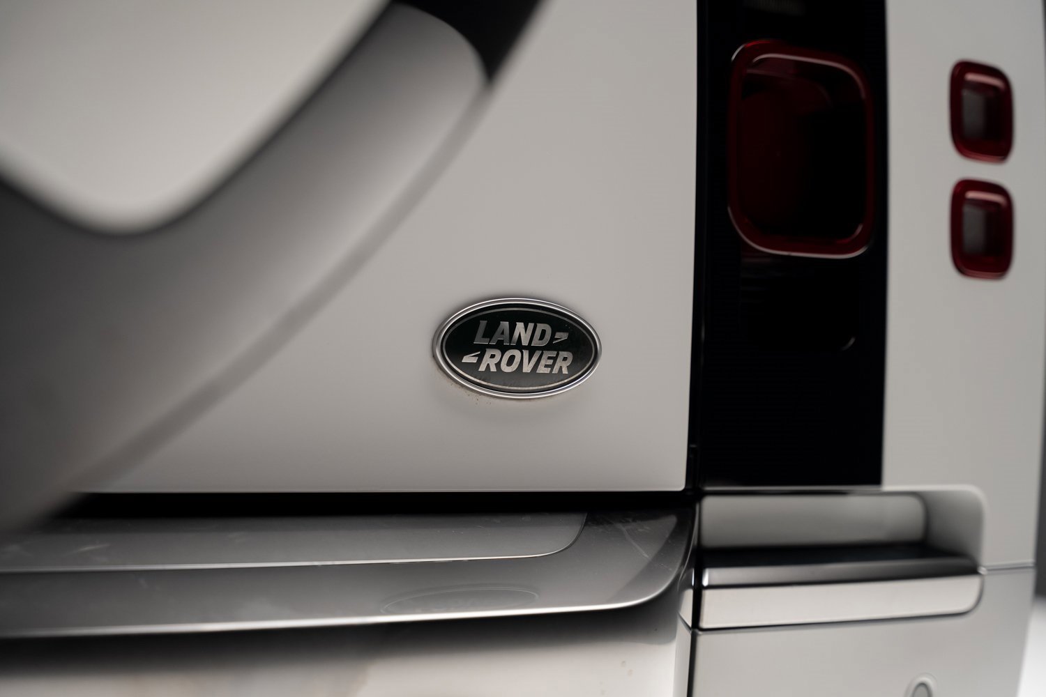 Used 2023 Land Rover Defender 130 First Edition image 33