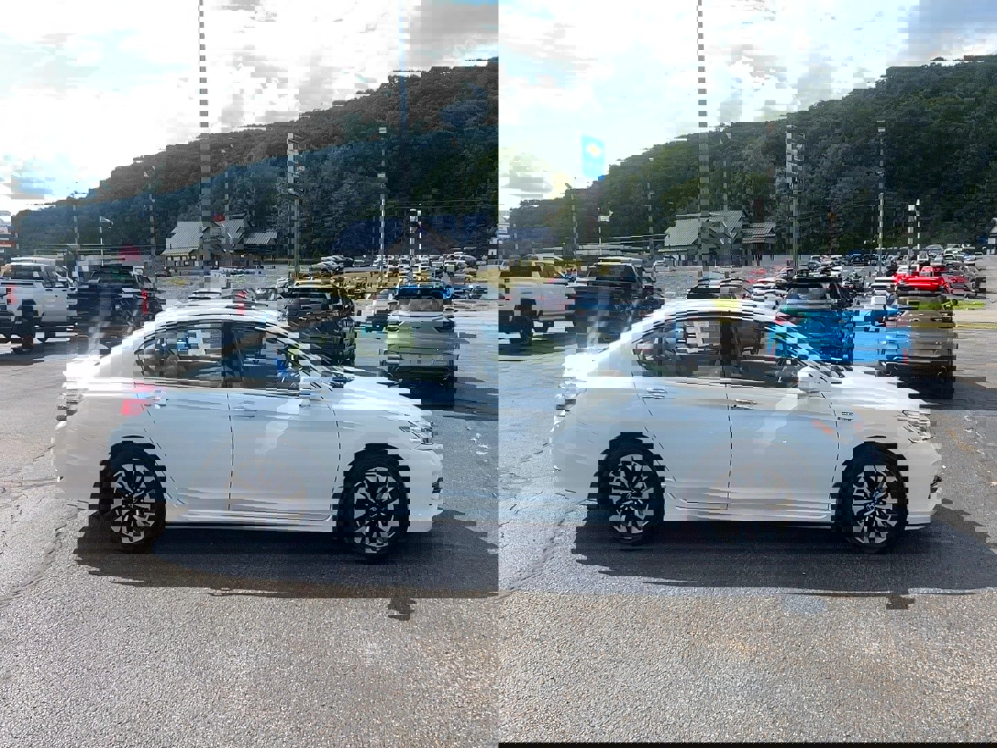 Used 2017 Honda Accord Touring video 4