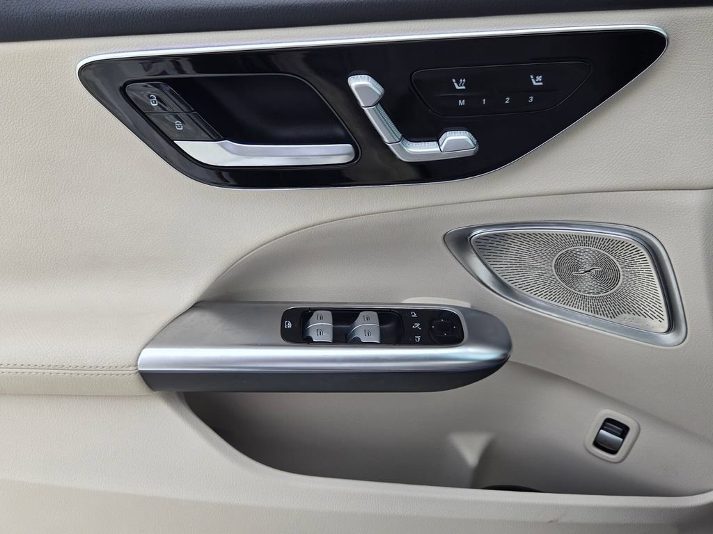 Used 2023 Mercedes-Benz C 300 Sedan image 30