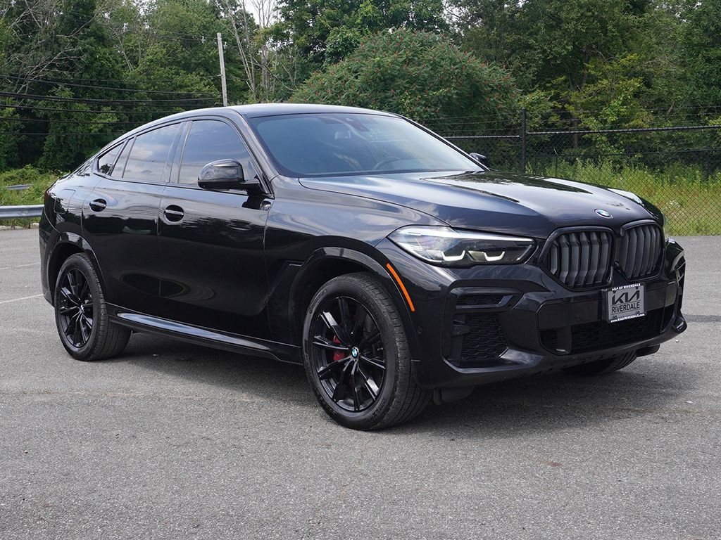 Used 2022 BMW X6 xDrive40i w/ M Sport Package AWD/4WD image 2