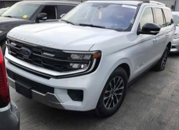 Used 2025 Ford Expedition Platinum AWD/4WD image 10