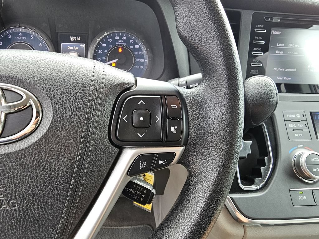 Used 2018 Toyota Sienna LE FWD image 24